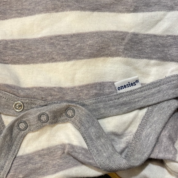 Long sleeve body suits, soft material 6-9 months, tiny pocket detail - Picture 4 of 4